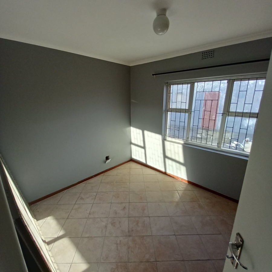 To Let 3 Bedroom Property for Rent in Elsies River Western Cape